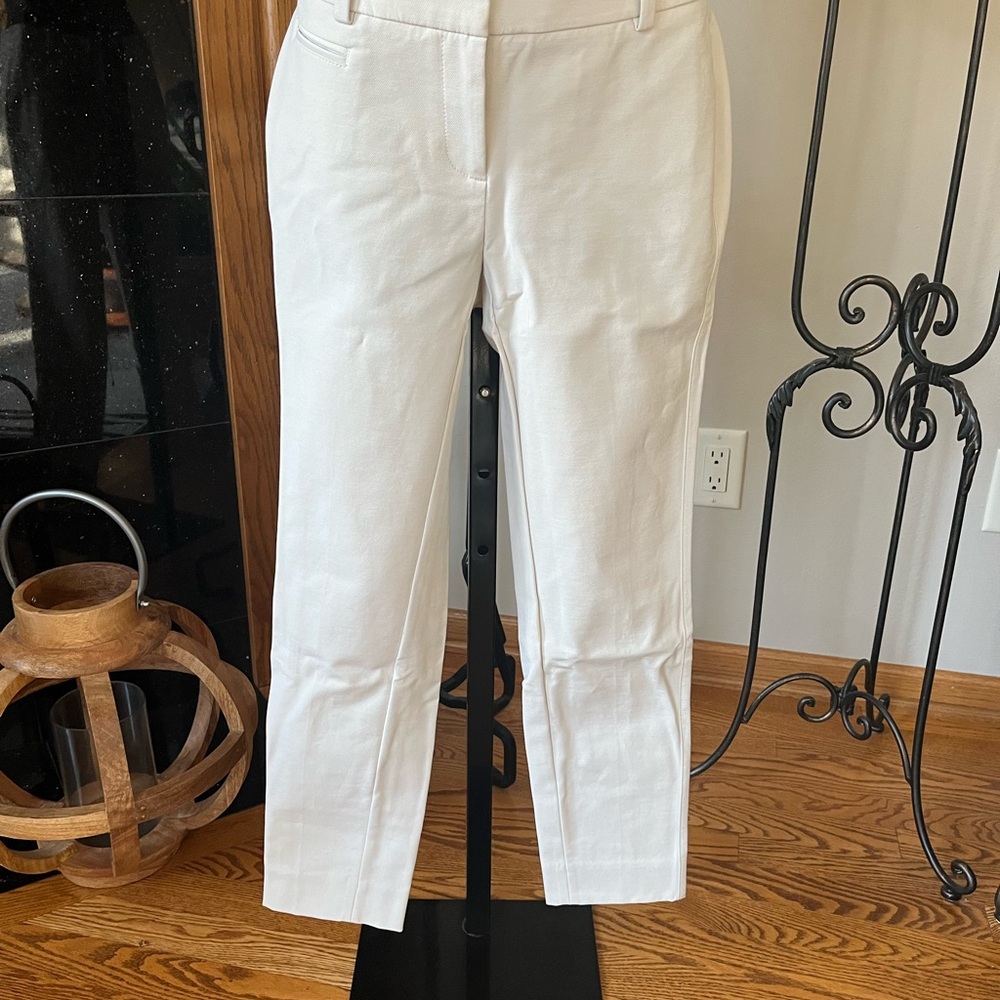 WHBM Off White Straight-Leg Slim Ankle Pants